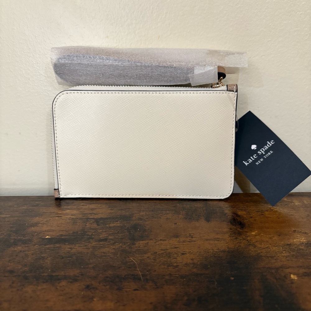 Kate Spade | Lucy L Zip Wristlet, Saffiano, Two Tone NWT - Picture 3 of 9
